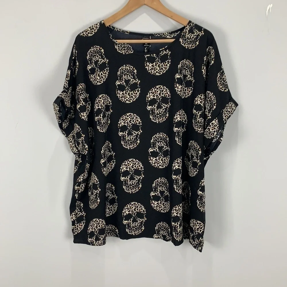 Black Boxy Animal Print Skull Print Shirt